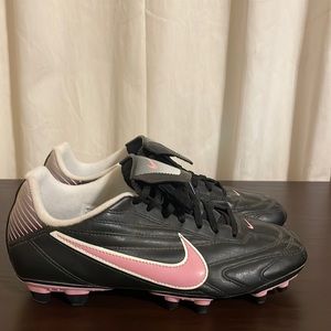 EUC Nike Women’s Softball Cleats